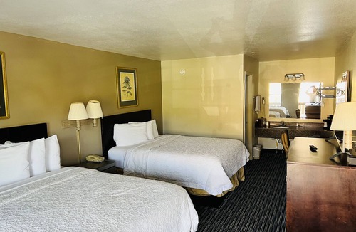 Helen Hotel | Alpine Valley Inn