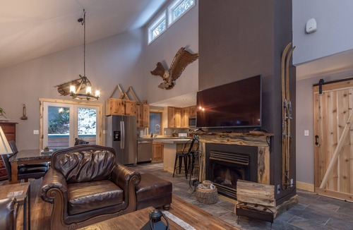 Packwood House | Alpinwald "Alpine Forest"- Hot tub, BBQ, outdoor entertainment area, fire pit
