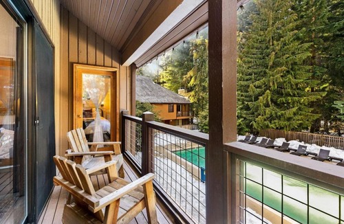 Enumclaw Hotel | Alta Crystal Resort