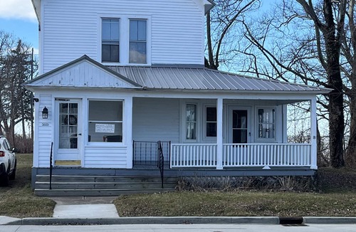 Geneva-on-the-Lake House | Alta Vista Lakefront Home: Walk to GOTL Strip, AC, Priv. Beach, Sleeps 6-8-READ