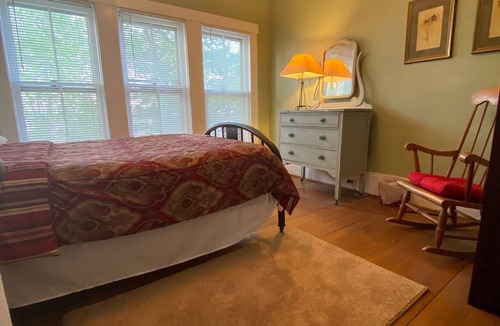 Geneva-on-the-Lake House | Alta Vista Lakefront Home: Walk to GOTL Strip, AC, Priv. Beach, Sleeps 6-8-READ