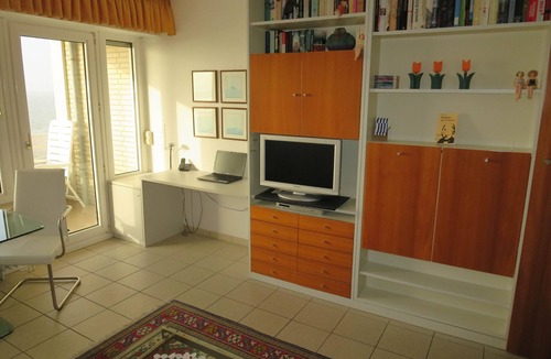 Norderney Apartment | Alte Teestube - Central city location right by the sea with sauna and pool