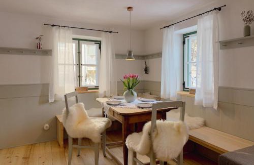 Purgl House | Altes Zollhaus