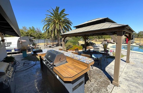 Woodland House | Althea House 5-bedroom house on 5 acres