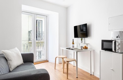 Sacramento Apartment | ALTIDO Elegant apartments moments from Carmo Convent, in Bairro Alto