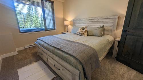 Sun Peaks Apartment | Altitude #36 condo