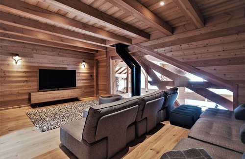 Le Serre Barbin Ski Chalet | Altitude