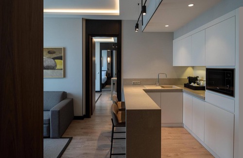 Uskudar Hotel | Altunizade Suites Istanbul, Curio Collection by Hilton