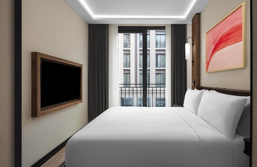 Uskudar Hotel | Altunizade Suites Istanbul, Curio Collection by Hilton