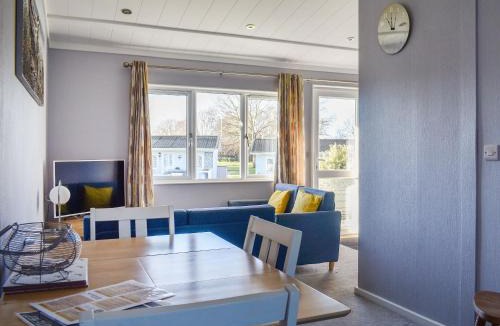 Oulton Broad House | Alula Lodge