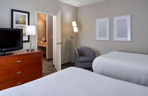 Indianapolis Hotel | Always a Great Idea To Unwind! Pets Allowed, Near Bumblebee Ruins