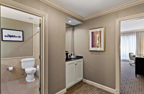 Downtown Baltimore Hotel | Always a Great Idea To Unwind! Near The Baltimore Museum of Art, Pet-Friendly