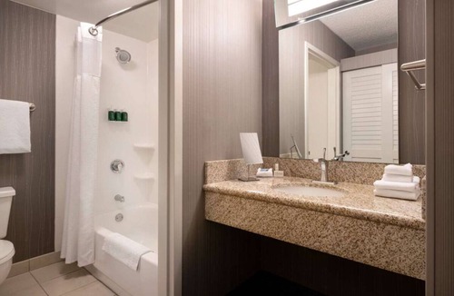 Camarillo Hotel | Always a Great Idea To Unwind! Pet-Friendly, Near Pleasant Valley Fields