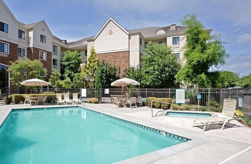 Vancouver Hotel | Always a Great Idea To Unwind! Near Portland International Airport, Outdoor Pool