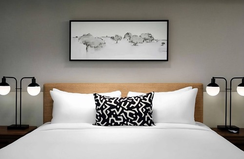 Irvine Business Complex Hotel | Always a Great Idea To Unwind! Near Marconi Automotive Museum, with Indoor Pool
