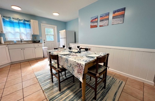 Treasure Cay Apartment | Aly’s Hideaway: Exceptional Value - 2BR Green Turtle Cay Home with Dock Slip