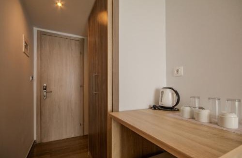 Benitses Hotel | Alyssium
