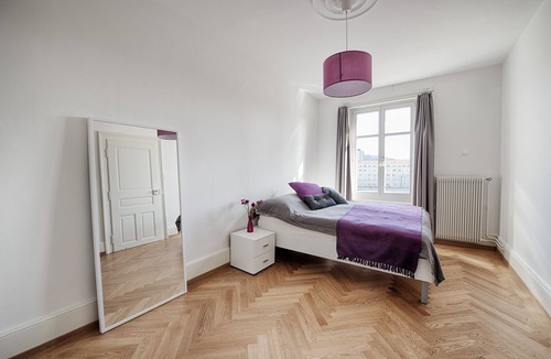Langgasse-Felsenau House | Am Pavillon Bed & Kitchen