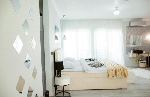 Timisoara Apartment | AM Piano & Bathtub Studio