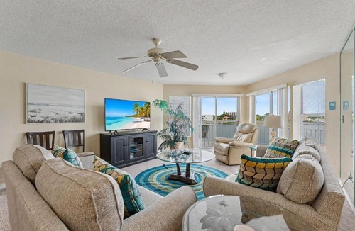 Treasure Island House | Amadeus 9