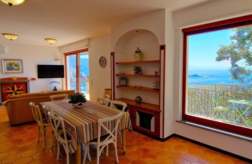 Pogerola Villa | Amalfi Detached Seafront Villa 🏡 Solarium ☀️ Terrace/BBQ ❤️ Walk to Beach 🏖️