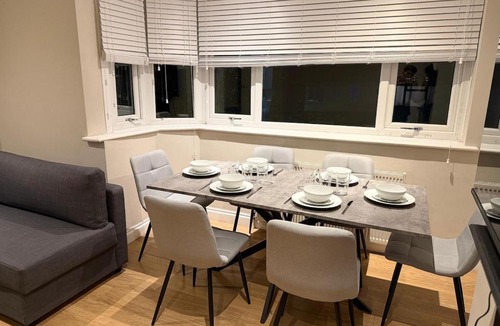 Marlborough Apartment | Amanah Properties - Modern 2-Bedroom Home in Harrow for 6 Guests with Free Parking