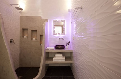 Kamari House | Amara Suites Santorini