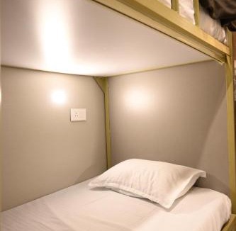 Mahmoorganj Hotel | Amara Super Deluxe Dormitory