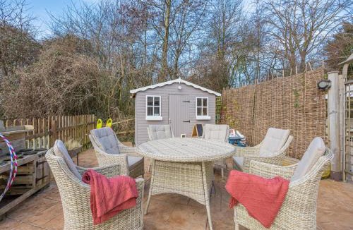 Brimpsfield House | Amaranth