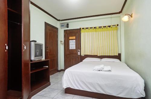Chana Songkhram House | Amarin Inn
