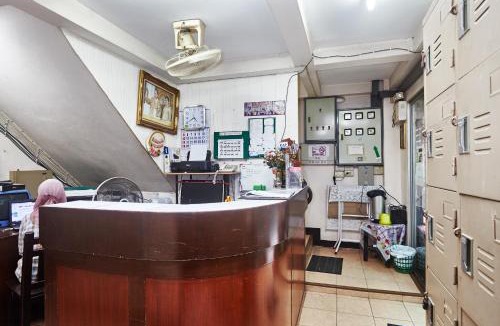 Chana Songkhram House | Amarin Inn