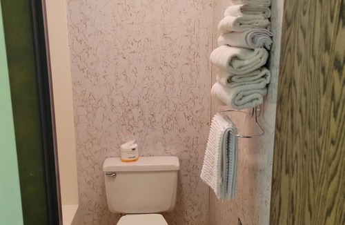 Redfield Hotel | Amaris Inn