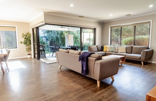 Bright House | AMAROO: Bright Township