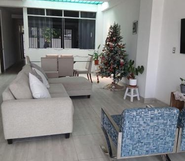 Castillo Grande House | Amaru Lodge