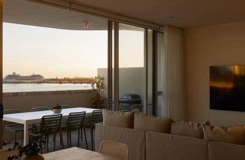 Newcastle Apartment | Amaya - holiday apartment by Follo