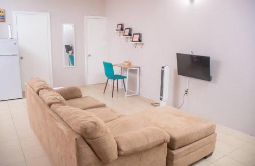 Seatons Apartment | Amazing 2-Bedroom Apt Sleeps 3 Warm & Cosy