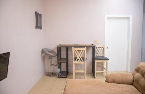 Seatons Apartment | Amazing 2-Bedroom Apt Sleeps 3 Warm & Cosy