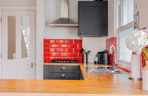 Southfields Apartment | Amazing 3BR Apartment near Wimbledon Park & Tube