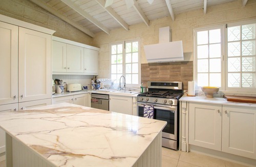 Mullins House | Amazing 4-bed Villa with Pool 5 mins from Beach - Palm Grove 1