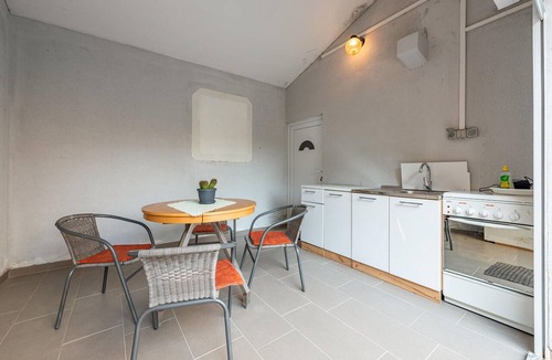 Povljana Apartment | Amazing apartment in Povljana with WiFi