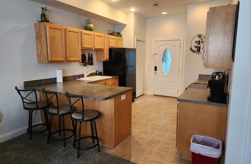 Lorain Apartment | Amazing apartment with AC in Lorain