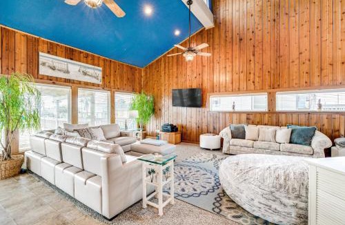 San Luis House | Amazing Bayfront, Private Dock, & Huge Deck