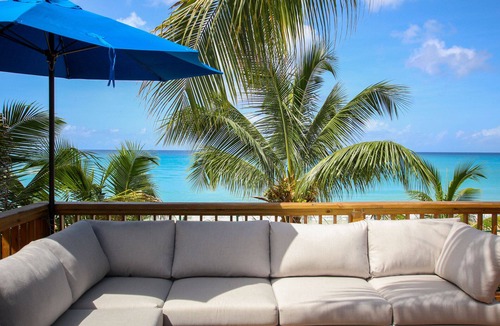 Lower Carlton House | Amazing Beachfront Paradise - Chateau Monique