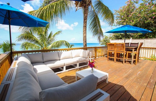 Lower Carlton House | Amazing Beachfront Paradise - Chateau Monique