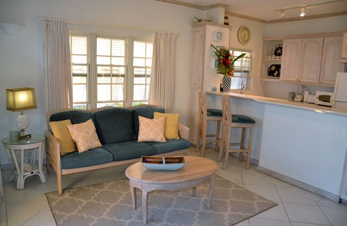 Saint Lawrence Condo | Amazing Beachfront Condo With Pool On Tranquil Worthing Beach - Leith Court #12