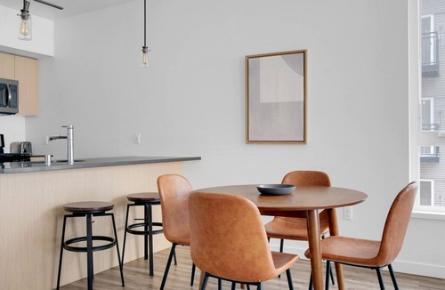 Wilburton Apartment | Amazing Bellevue 2BR w/Gym & W/D, near Spring District, by Blueground