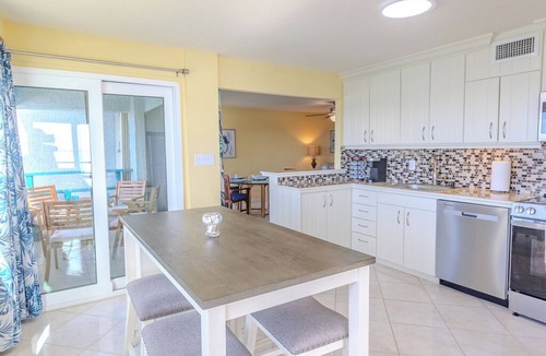 Estate Bolongo Villa | Amazing cliff views! 5min walk to the beach,3 pools & 3 restaurants! 2 bd 2 bath