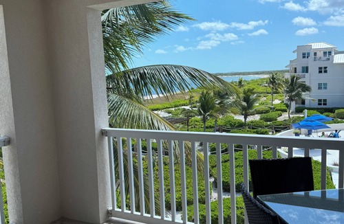 Wheeland Settlement Condo | Amazing Corner Unit at Northwest Point Condos 1br/1 bath