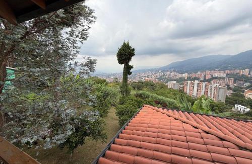 Envigado Villa | AMAZING EL POBLADO VIEWs-MODERN VILLA
