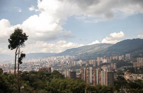 Envigado Villa | AMAZING EL POBLADO VIEWs-MODERN VILLA